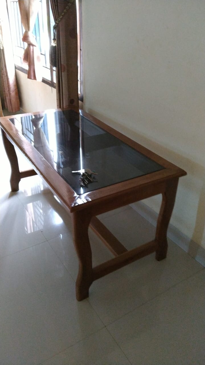 Meja Ruang Tamu Kantor