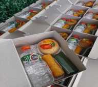 Snack Box Isi 3 Kue + Air Mineral Botol