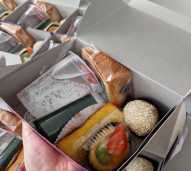 Snack Box Isi 5 Kue + Air Mineral Gelas