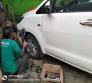 POLES BODY FR LH INNOVA