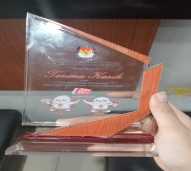 Plakat Akrilik Terima Kasih + Kotak Motif Kayu