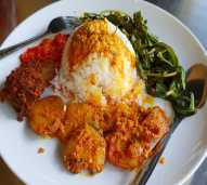 Nasi Bungkus kualitas medium